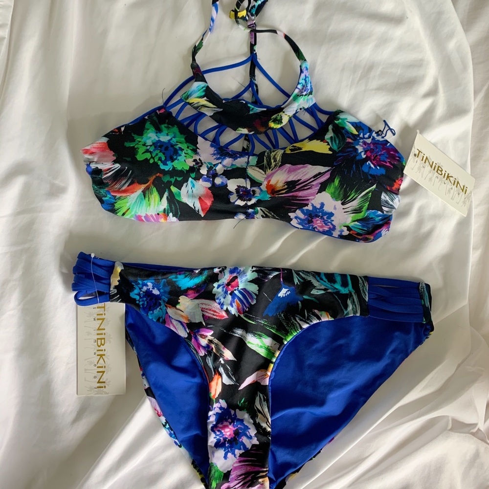 NWT size L bathing suit bottom